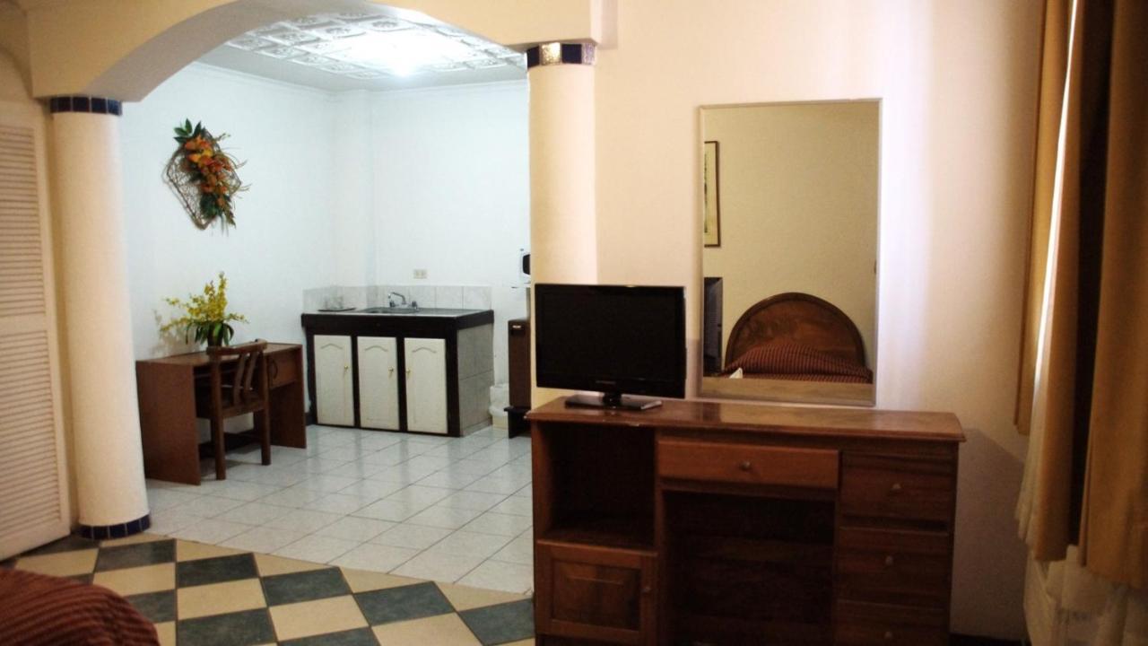 Hotel Valladolid Heredia Zewnętrze zdjęcie