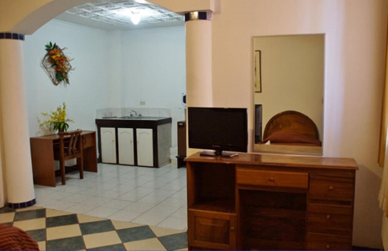 Hotel Valladolid Heredia Zewnętrze zdjęcie
