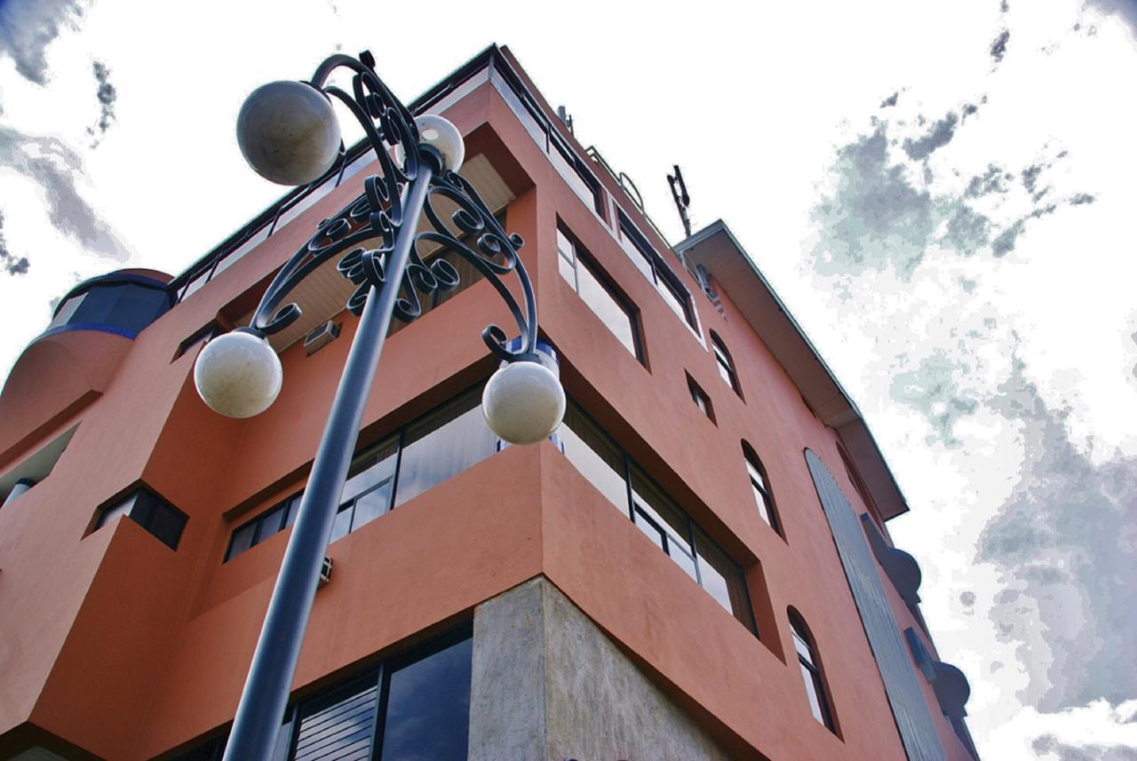 Hotel Valladolid Heredia Zewnętrze zdjęcie